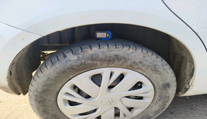 2016 Maruti Swift VXI, Petrol, Manual, 49,908 km, tyre