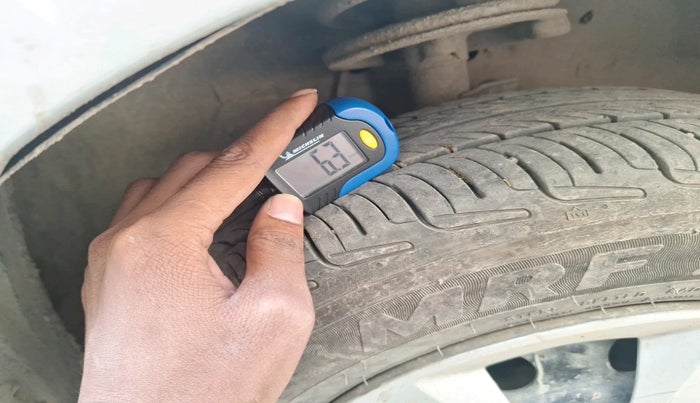 2010 Maruti Swift VXI, Petrol, Manual, 92,342 km, tyre