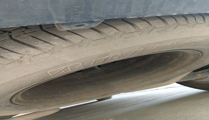 2016 Mahindra XUV500 W10 AT, Diesel, Automatic, 77,975 km, tyre