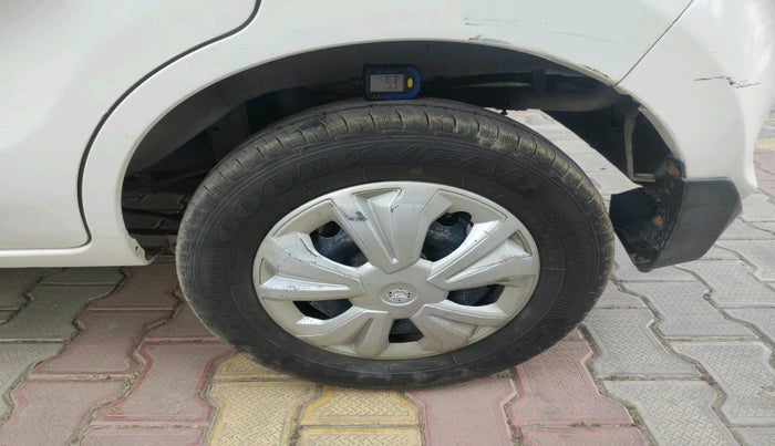 2015 Maruti Alto 800 LXI, Petrol, Manual, 40,268 km, tyre