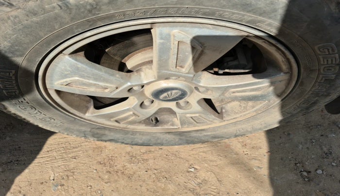 2013 Mahindra XUV500 W8, Diesel, Manual, 97,091 km, tyre