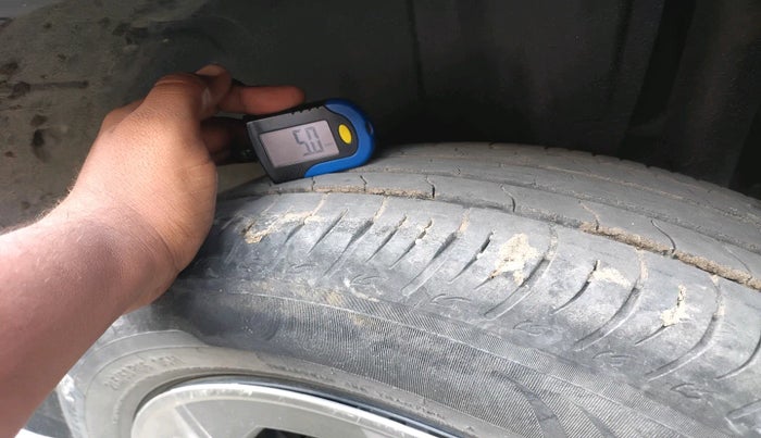 2022 Maruti BREZZA VXI SMART HYBRID, Petrol, Manual, 21,321 km, tyre