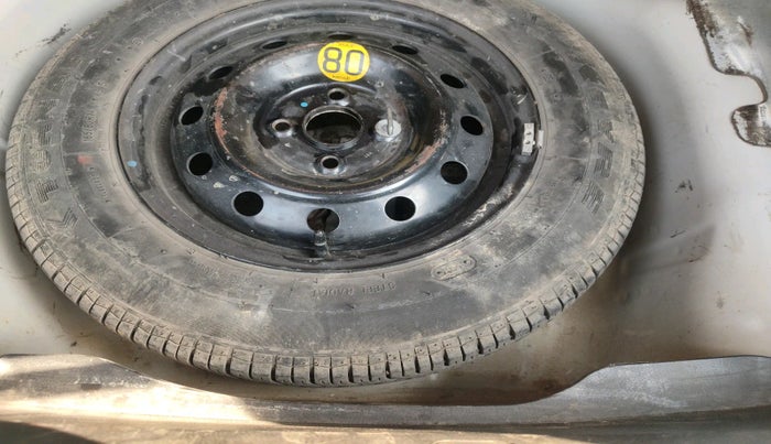 2016 Maruti Swift Dzire ZDI, Diesel, Manual, 1,30,215 km, tyre