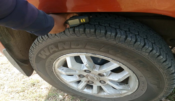 2016 Mahindra TUV300 T8, Diesel, Manual, 1,39,442 km, tyre