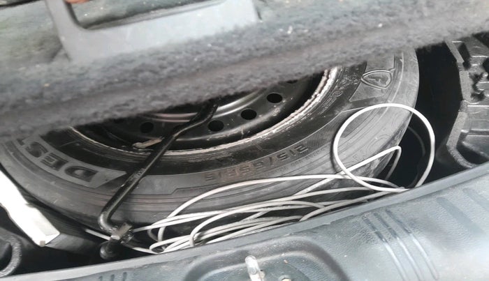 2018 Jeep Compass LIMITED (O) 1.4 PETROL AT, Petrol, Automatic, 1,42,740 km, tyre