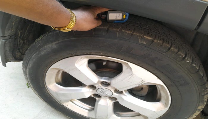 2018 Jeep Compass LIMITED (O) 1.4 PETROL AT, Petrol, Automatic, 1,42,740 km, tyre