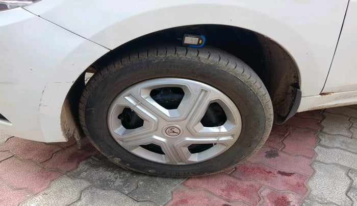 2018 Tata Tiago XT PETROL, Petrol, Manual, 41,544 km, tyre