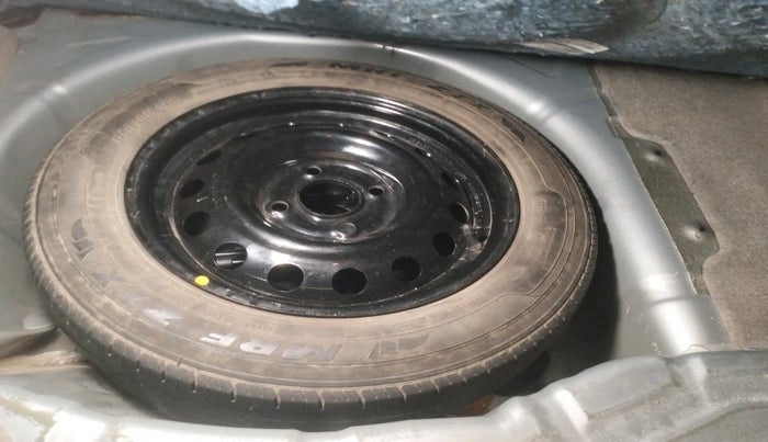 2016 Ford Figo Aspire TITANIUM 1.2 PETROL, Petrol, Manual, 80,620 km, tyre