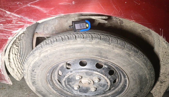 2011 Hyundai Eon ERA, Petrol, Manual, 65,837 km, tyre