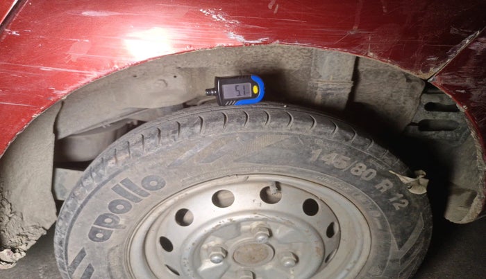 2011 Hyundai Eon ERA, Petrol, Manual, 65,837 km, tyre