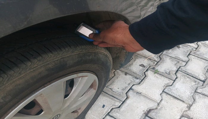 2013 Maruti Swift Dzire VDI, Diesel, Manual, 1,82,970 km, tyre