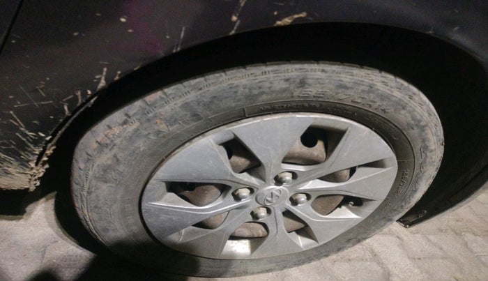 2018 Hyundai Xcent E, Petrol, Manual, 1,39,436 km, tyre