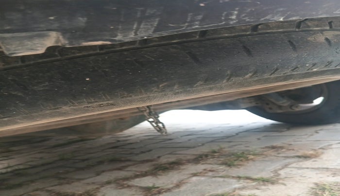 2016 Toyota Innova Crysta 2.8 ZX AT 7 STR, Diesel, Automatic, 2,81,553 km, tyre