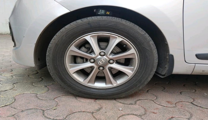 2015 Hyundai Grand i10 ASTA (O) 1.2 KAPPA VTVT, Petrol, Manual, 15,736 km, tyre