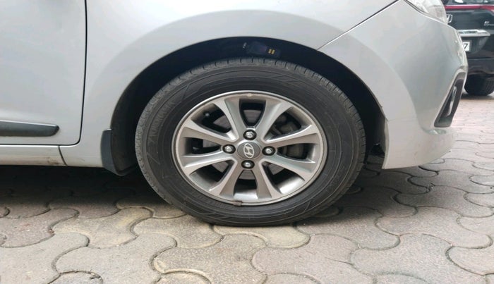 2015 Hyundai Grand i10 ASTA (O) 1.2 KAPPA VTVT, Petrol, Manual, 15,736 km, tyre