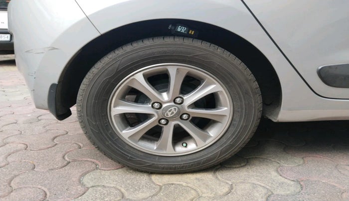 2015 Hyundai Grand i10 ASTA (O) 1.2 KAPPA VTVT, Petrol, Manual, 15,736 km, tyre