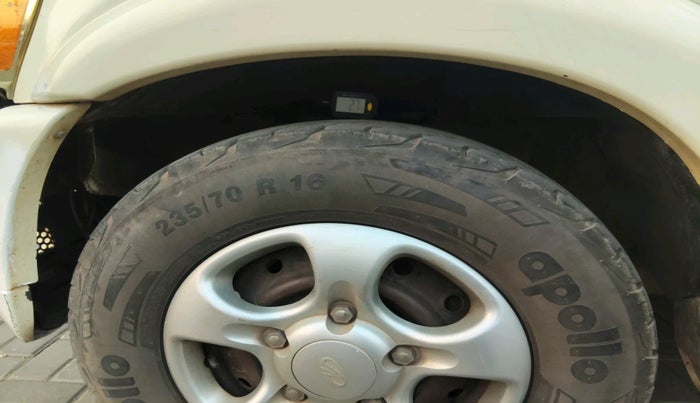 2012 Mahindra Scorpio SLE, Diesel, Manual, 16,654 km, tyre