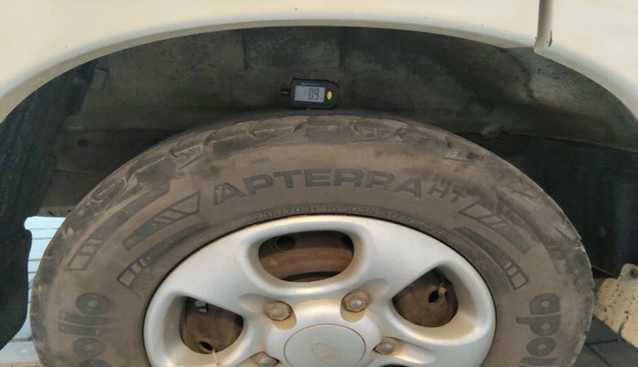 2012 Mahindra Scorpio SLE, Diesel, Manual, 16,654 km, tyre