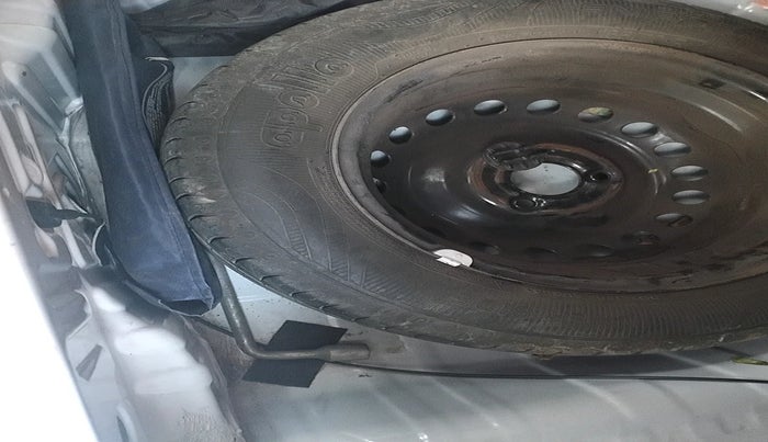 2020 Renault Kwid RXT 1.0 AMT (O), Petrol, Automatic, 26,073 km, tyre