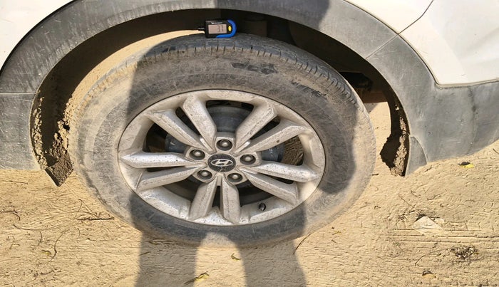 2017 Hyundai Creta SX PLUS 1.6 DIESEL, Diesel, Manual, 1,25,100 km, tyre