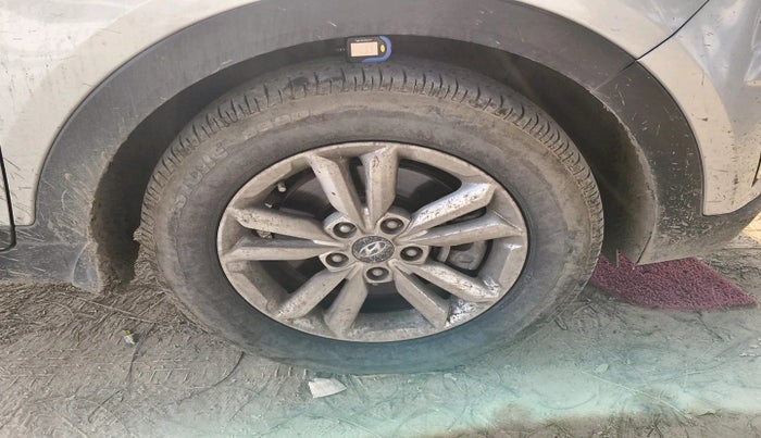 2017 Hyundai Creta SX PLUS 1.6 DIESEL, Diesel, Manual, 1,25,100 km, tyre