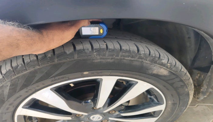 2021 Nissan Kicks XV 1.5, Petrol, Manual, 69,415 km, tyre