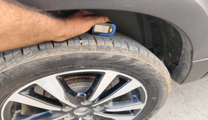 2021 Nissan Kicks XV 1.5, Petrol, Manual, 69,415 km, tyre