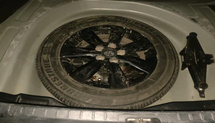 2014 Toyota Corolla Altis G AT PETROL, Petrol, Automatic, 84,246 km, tyre