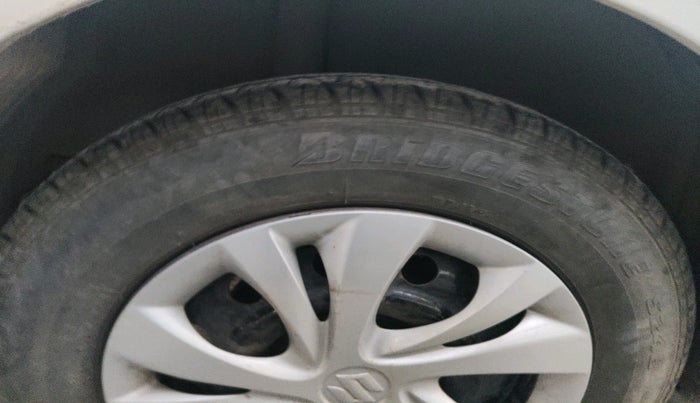 2010 Maruti Swift VDI, Diesel, Manual, 1,51,188 km, tyre