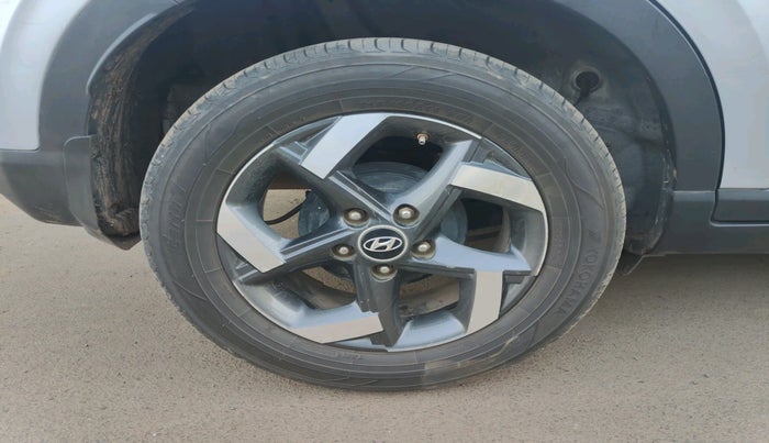 2020 Hyundai VENUE SX 1.5 CRDI, Diesel, Manual, 90,924 km, tyre