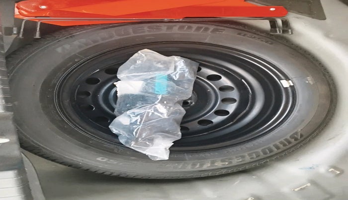 2017 Hyundai Elite i20 ASTA 1.2, Petrol, Manual, 83,069 km, tyre