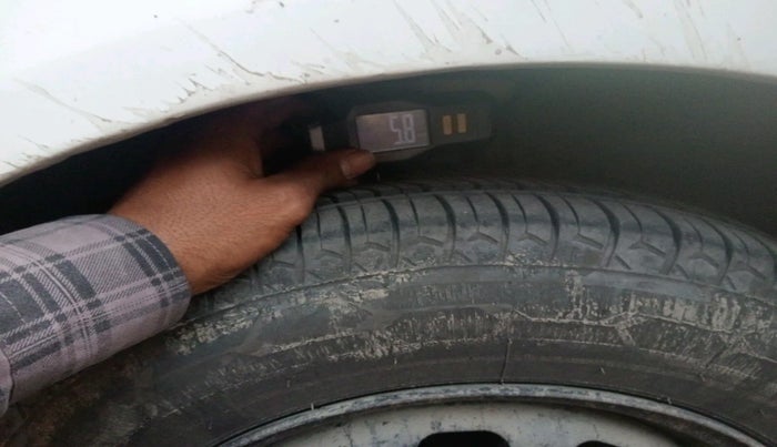 2014 Ford Figo EXI 1.4 DIESEL, Diesel, Manual, 1,22,220 km, tyre