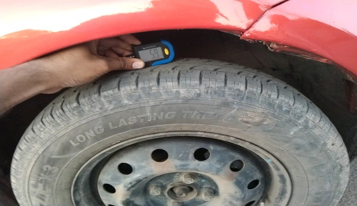 2013 Maruti Swift VXI, Petrol, Manual, 1,09,724 km, tyre