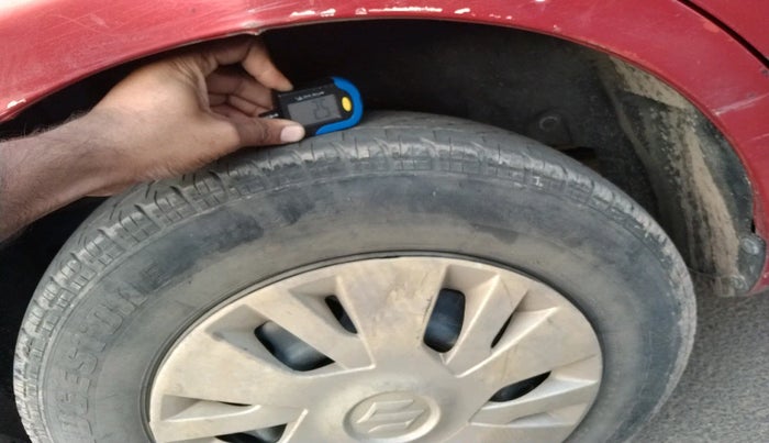 2013 Maruti Swift VXI, Petrol, Manual, 1,09,724 km, tyre