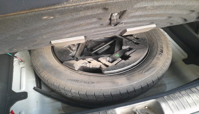 2016 Hyundai Creta SX PLUS AT 1.6 DIESEL, Diesel, Automatic, 1,07,772 km, tyre