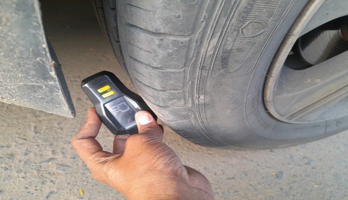 2016 Hyundai Creta SX PLUS AT 1.6 DIESEL, Diesel, Automatic, 1,07,772 km, tyre