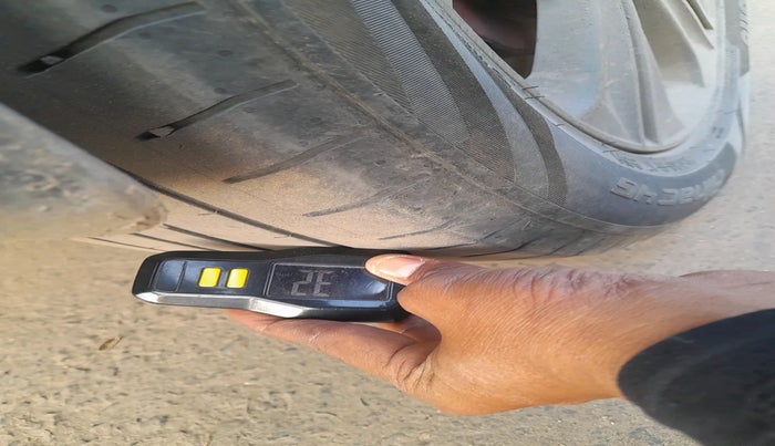 2016 Hyundai Creta SX PLUS AT 1.6 DIESEL, Diesel, Automatic, 1,07,772 km, tyre