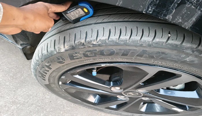 2023 Tata ALTROZ  XZA Plus Sunroof Dark Edition, Petrol, Automatic, 17,987 km, tyre