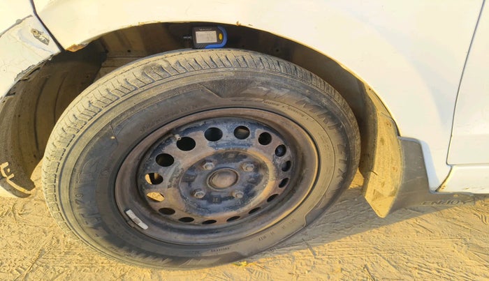 2014 Chevrolet Enjoy 1.3 LS 8 STR, Diesel, Manual, 1,38,063 km, tyre