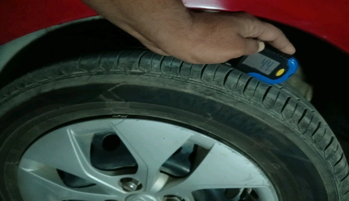 2014 Hyundai Xcent S 1.2, Petrol, Manual, 1,37,978 km, tyre