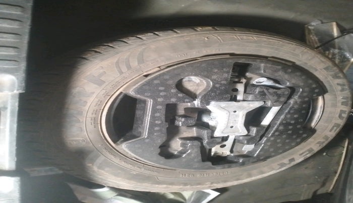 2018 Maruti Vitara Brezza VDI, Diesel, Manual, 1,35,312 km, tyre