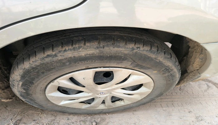 2019 Maruti Dzire VXI, Petrol, Manual, 33,588 km, tyre