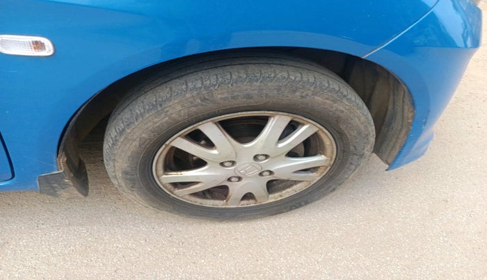 2011 Honda Brio V MT, Petrol, Manual, 67,543 km, tyre