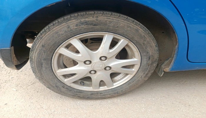 2011 Honda Brio V MT, Petrol, Manual, 67,543 km, tyre