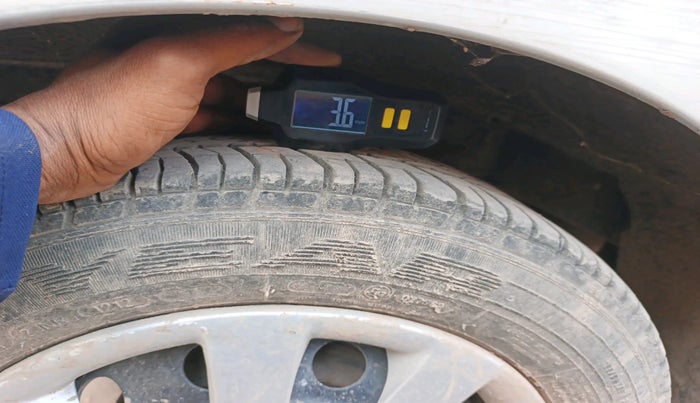 2012 Hyundai Eon ERA +, Petrol, Manual, 49,800 km, tyre