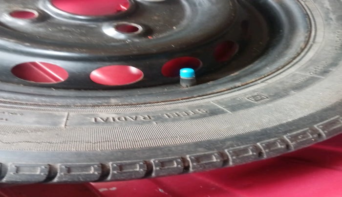 2017 Maruti Alto 800 VXI, Petrol, Manual, 29,229 km, tyre