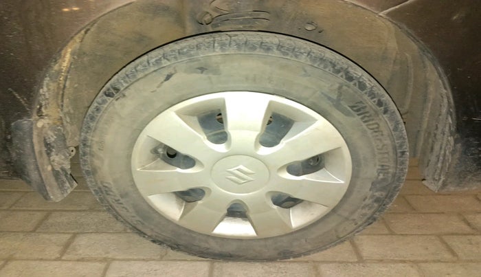 2014 Maruti Wagon R 1.0 LXI CNG, Petrol, Manual, 1,66,304 km, tyre