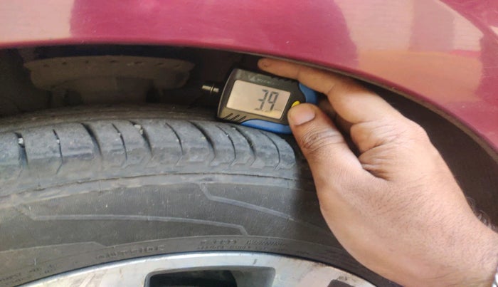 2014 Hyundai Verna FLUIDIC 1.6 CRDI SX, Diesel, Manual, 1,05,389 km, tyre