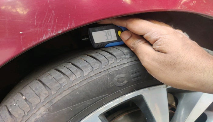 2014 Hyundai Verna FLUIDIC 1.6 CRDI SX, Diesel, Manual, 1,05,389 km, tyre