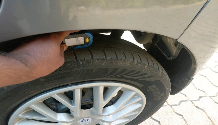 2014 Maruti Wagon R 1.0 VXI, Petrol, Manual, 71,199 km, tyre